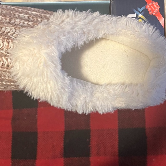 Ladies Isotoner Signature Shoes size XL - Picture 3 of 8